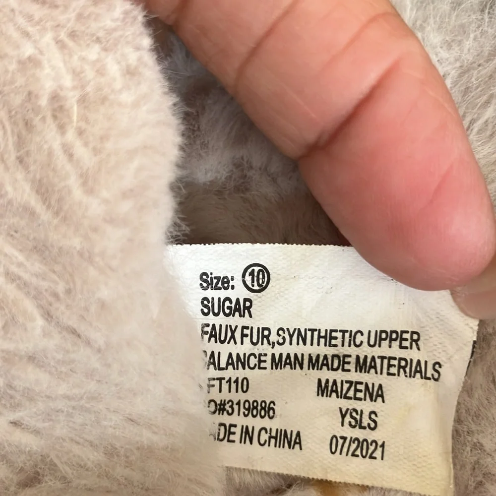 Little girl winter boots used tan with furry lining‎ size 10